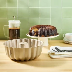 Aluminum Fluted Cake Pan Gold - Figmintâ„¢